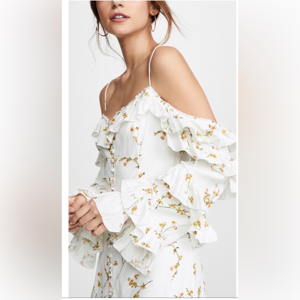 💕SOLD💕Divine Heritage Divine Heritage cold shoulder ruffle sleeve